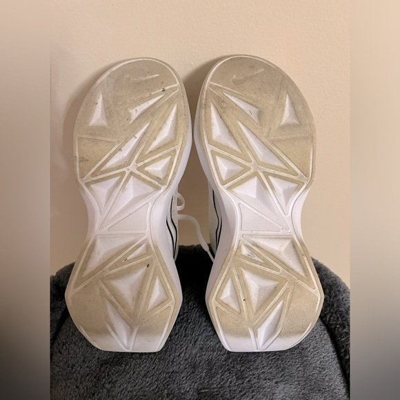 Nike - Picture 7 of 8